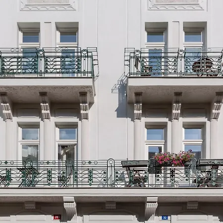 Turnkey I Letna Park Apartment *